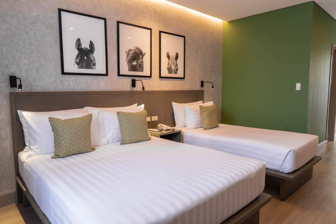 Primeway Suites Cebu Extérieur photo