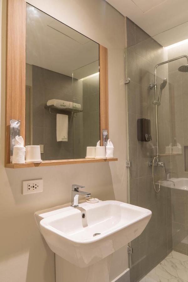 Primeway Suites Cebu Extérieur photo